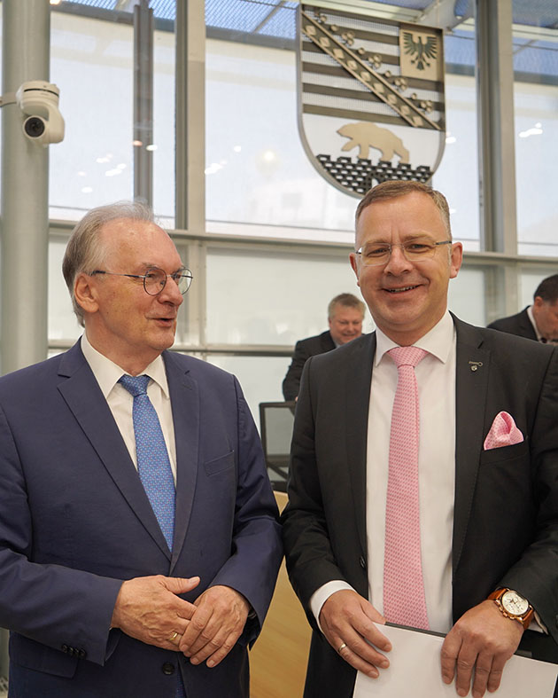 Daniel Sturm mit Ministerpräsident Dr. Reiner Haseloff im Landtag von Sachsen-Anhalt